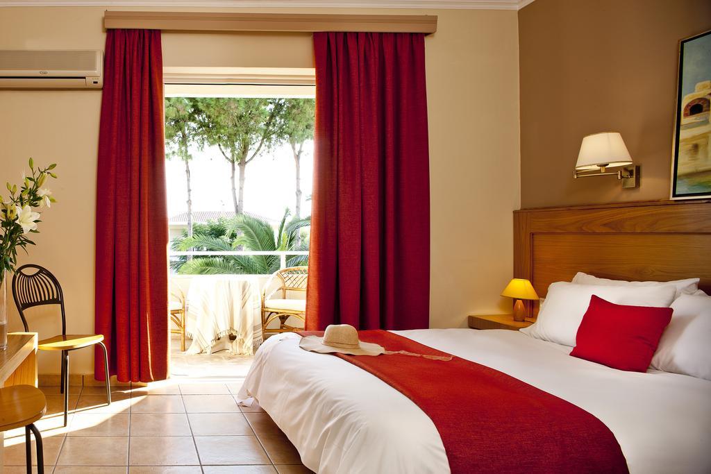 Ionian Sea Hotel & Villas - Aqua Park Kounopetra Стая снимка